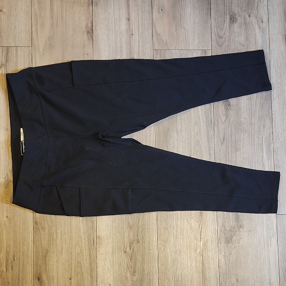Carhartt Womens Black 3/4 Length Performance Joggers